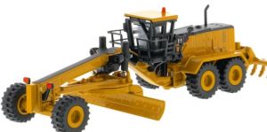 DCM85539 - CATERPILLAR 24M équipé du ripper avec coffret prestige