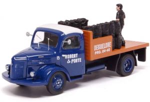ELI101437 - camion porteur plateau HOTCHKISS PL 20 version charbonier aux couleurs de l'entreprise Robert Porte édité à 600 pièces