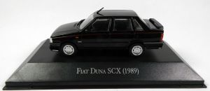Voiture berline 4 portes FIAT Duna SCX de 1989 de couleur noire vendue en blister