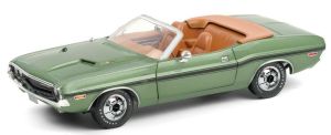 Voiture cabriolet américain DODGE Challenger R/T de 1970 de couleur vert métallisé