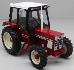 REP196 - Tracteur IH 745 S avec masse déclipsable et capot moteur ouvrant