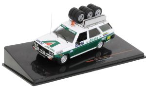 Voiture d'assistande de rallye FIAT 131 Panorama de 1977 Team ALITALIA