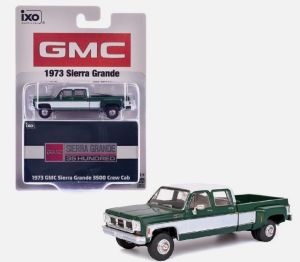 IXO-IA64006 - Voiture sous blister de 1973 couleur verte et blanche - GMC Sierra Grande 3500 Double Cabine
