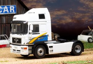 IXOTR174.22 - Camion solo de 1994 couleur blanc – MAN F 2000 19.463 4x2