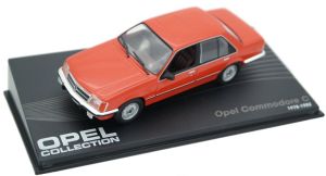 MAGOCOMC - Voiture berline OPEL Comodore de 1978-1982 de couleur orange