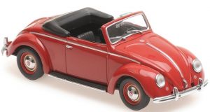 Voiture cabriolet VOLKSWAGEN Beetle de 1950 de couleur rouge