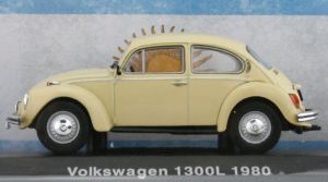 MAGARG28 - Voiture de 1980 couleur beige – sous blister – VW 1300L Beetle