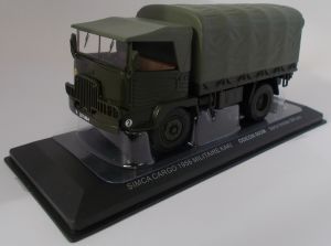 Camion militaire porteur bâché SIMCA Cargo de 1956 de couleur kaki édité à 500 pièces