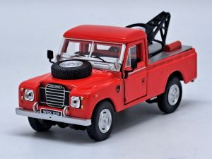 CAR54044 - Voiture pick-up dépanneuse de couleur rouge - LAND ROVER Séries III