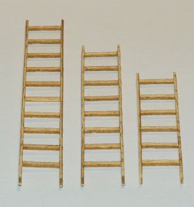 PLS401 - Set de 3 échelles miniatures en kit à assembler 3 hauteurs 100, 80, 60 mm