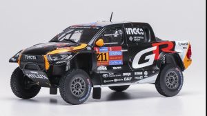 IXORAM985.22 - Voiture du rallye Dakar 2025 piloéte par Henk LATEGAN - TOYOTA Hilux IMT Evo #211