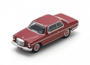 SCH26763 - Voiture de couleur rouge - MERCEDES-Benz Sedan W114