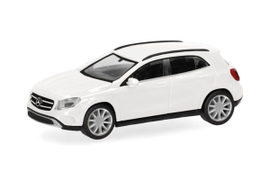 HER028318-002 - Voiture de couleur blanc - MERCEDES BENZ GLA classe