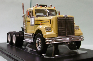 IXOTR161.22 - Camion solo de couleur jaune 1970 - WESTERN Star 4864 6x4