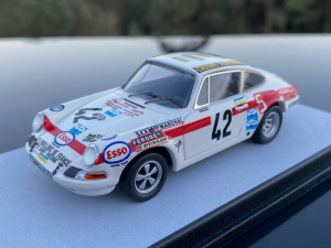 TRODSN255 - Voiture des 24H du Mans 1971 J.MESANGE-P.GREUB – n°42 - PORSCHE 911 S