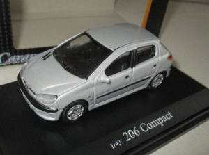 CAR42490 - Voiture de couleur argent - PEUGEOT 206