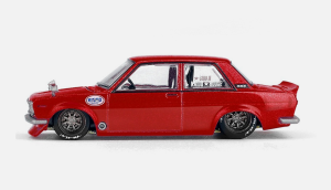 MGTKHMG229 - Voiture de 1969 de couleur rouge - DATSUN 510 Street Nismo V3