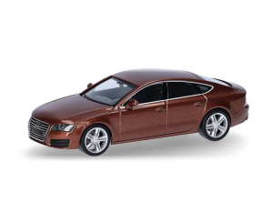 HER034470-002 - Voiture de couleur marron métallisé – AUDI A7