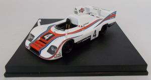 Voiture de courses PORCSHE 936/76 N°4 Martini équipage Mass- Enna-Pergusa de 1976
