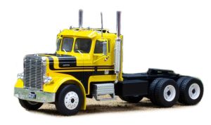 IXOTR116 - Camion solo de 1977 couleur jaune et noir - FREIGHTLINER FLC 120 64 T