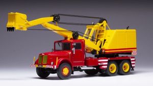 IXOTRU042.22 - Camion porteur avec pelle de 1958 couleur jaune et rouge - TATRA 111 D030 A  6x4