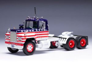 IXO-U43TR001 - Camion solo de 1966 couleur bleu blanc et rouge avec etoiles et bandes - Edition USA - MACK R Series 6x4