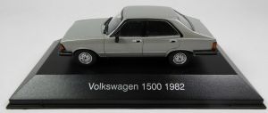 MAGARG45 - Voiture berline 4 portes VOLKSWAGEN 1500 de 1982 de couleur grise vendue en blister