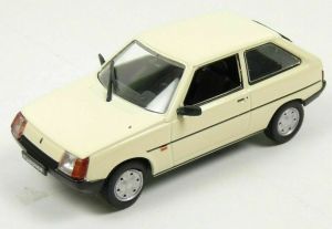 Voiture berline soviétique 3 portes ZAZ 1102 Tarvia de 1987 de couleur crème vendue en blister