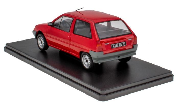1/24 シトロエン AX ベルリン 1986 (レッド) 1/24 シトロエン AX ベルリン 1986 (レッド) - メルカリ