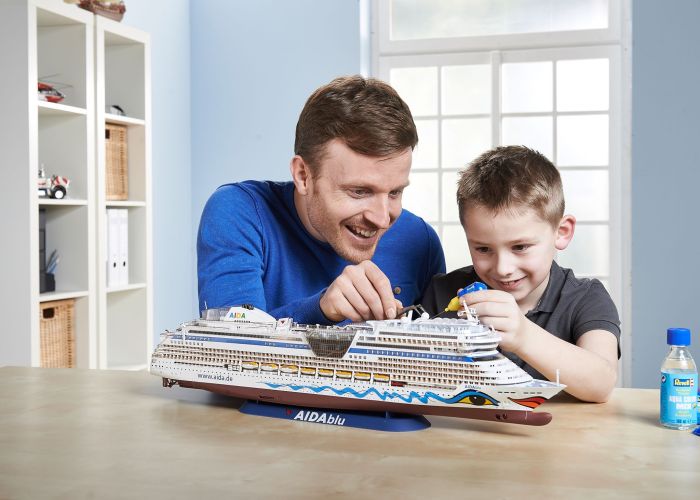 Revell maquette bateau 05230 Bateau de croisiere AIDA 1/400