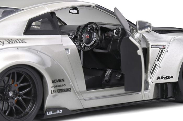 Nissan GT-R (R35) Liberty Walk Body Kit 2.0 Solido 1/18 - Collection