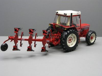 Charrue CASE IH 155 - Modèle Réduit 1/32 Replicagri - Réplique Détaillée