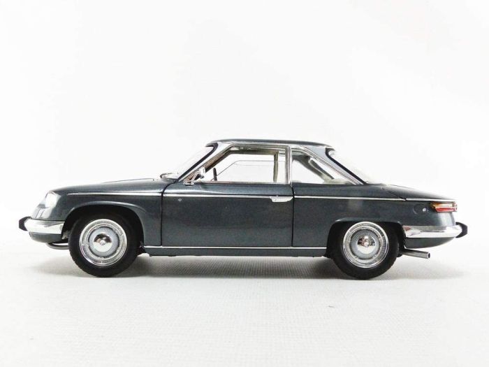 DINKY TOYS MECCANO FRANCE MADE IN FRANCE PANHARD 24 CT C 1/43 REF 524