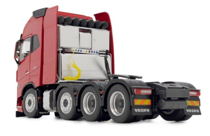 Miniature Camion solo de couleur rouge - VOLVO FH16 4x2 MARGE MODELS MAR1810-03
