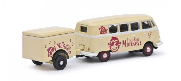 Miniature VOLKSWAGEN T1 bus avec remorque 1 essieux THE RED MONKEYS et 5 personnages SCHUCO SCH26691 | Collect World