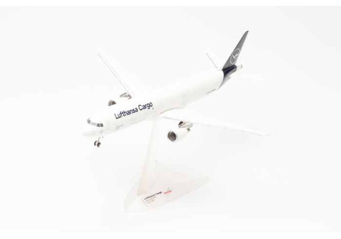 MINIATURE AVIONS DE Linea Herpa Airbus A330-200 Tap Air Cargo 1:200