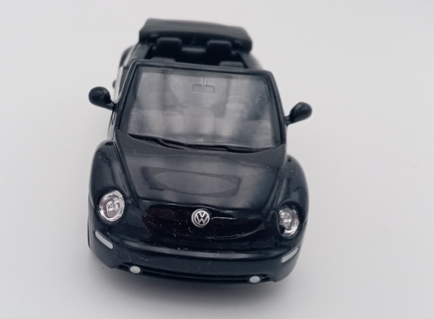 Miniature Voiture Noire Métallisée VOLKSWAGEN NEW BEETLE Cabriolet