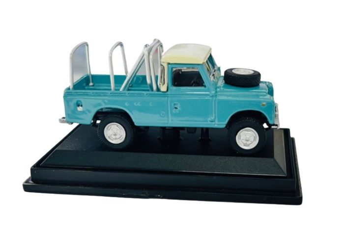 BRITAINS Land Rover Avec Bétaillère - 3 Moutons, 2 Agneaux Et Personnage échelle 1/32