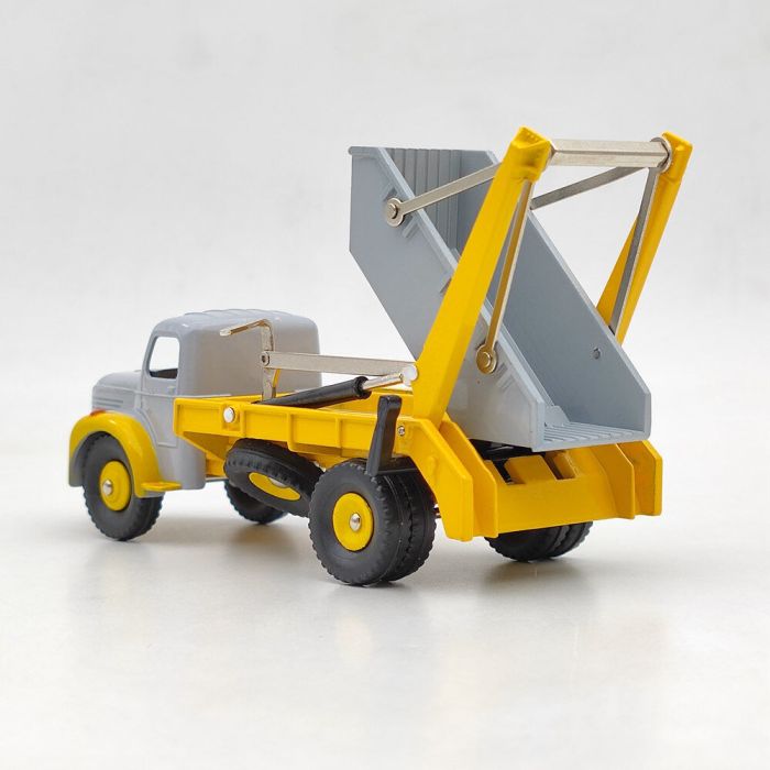 DINKY TOYS - Camion porteur bâché de couleur vert et jaune - BERLIET