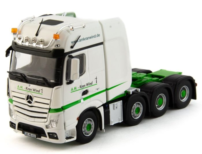 Bburago 1:43 Mercedes-Benz Actros Gigaspace 4x2 Camion d'argento / Nero