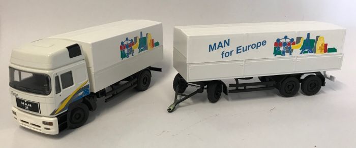 Camion MAN F2000 4x2 + Semi-remorque 3 Essieux CONRAD 1/50 Jaune