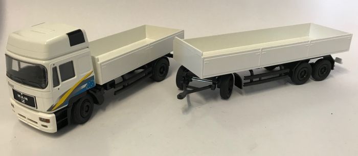 Camion MAN F2000 4x2 + Semi-remorque 3 Essieux CONRAD 1/50 Jaune
