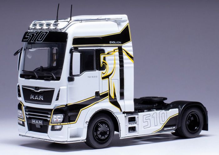 Camion solo de couleur Noir - MAN TGX GX Individual Lion