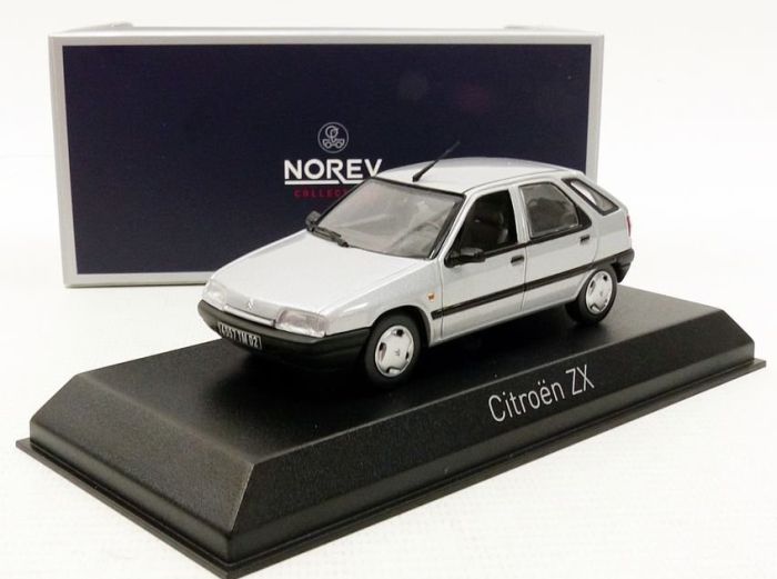 Voiture CITROEN ZX de 1991 couleur grise avec une échelle de 1/43