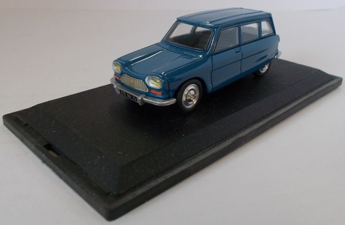 MINISTYLE 49F Masstab: 1/43 | CITROEN DS BREAK AMBULANCE CENTRE DE