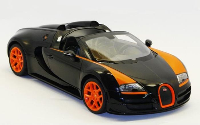Voiture noire orange Veyron 16.4 Grand Sport Vitesse BUGATTI avec