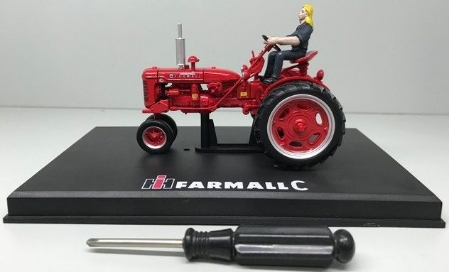 Replicagri Tracteur FARMALL C Avec Conductrice - Modèle Réduit 1/32 Convertible En Row Crop Roues