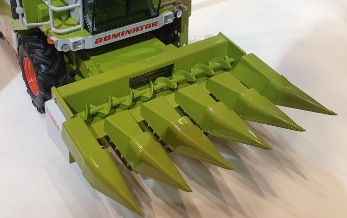 Claas introduit ses nouveaux cueilleurs à maïs Rovio - FARM Connexion