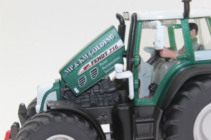 Miniature Tracteur série spéciale FENDT 716 Vario MP & KM GOLDING
