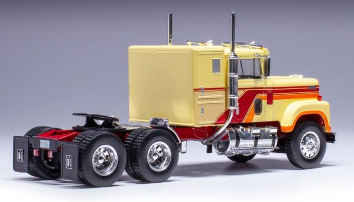 Miniature Camion International Transtar 4300 1980 – Ixomodels 1/43 – Marron